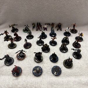Wizkids HeroClix 30 Figure Lot Mixed - Marvel, DC & X-men 2000-2005 *5 No Stand*
